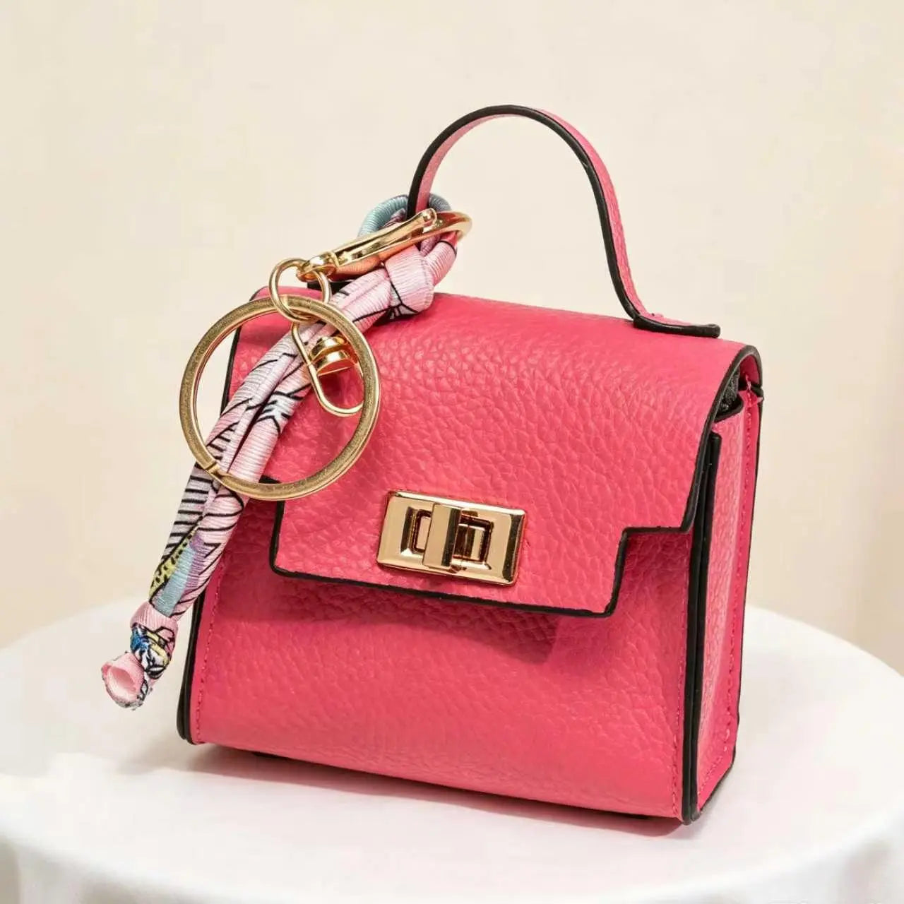 Chic Luxury Leather Mini Bag Keychain - Stylish and Functional Accessory